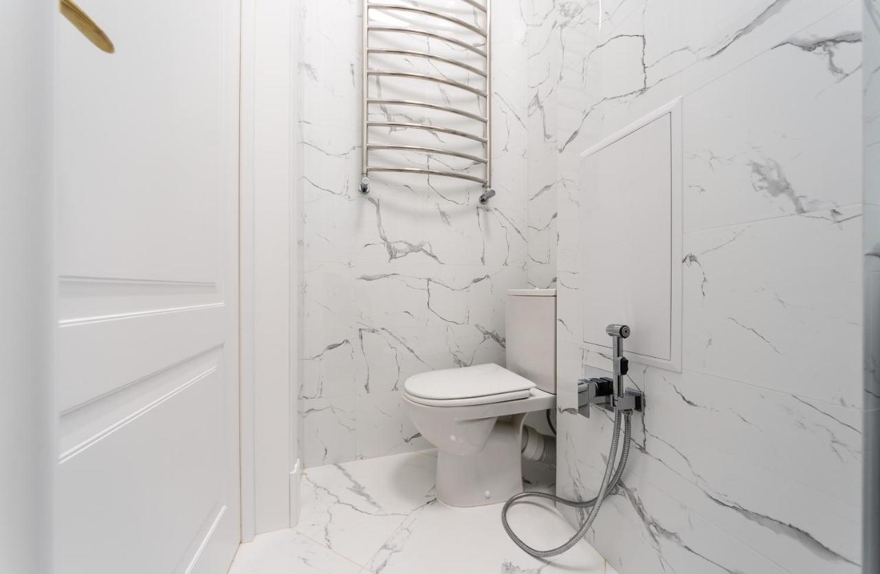 Luxury Beatiful Apartment On Pyshkinska Street Kiev Exterior foto