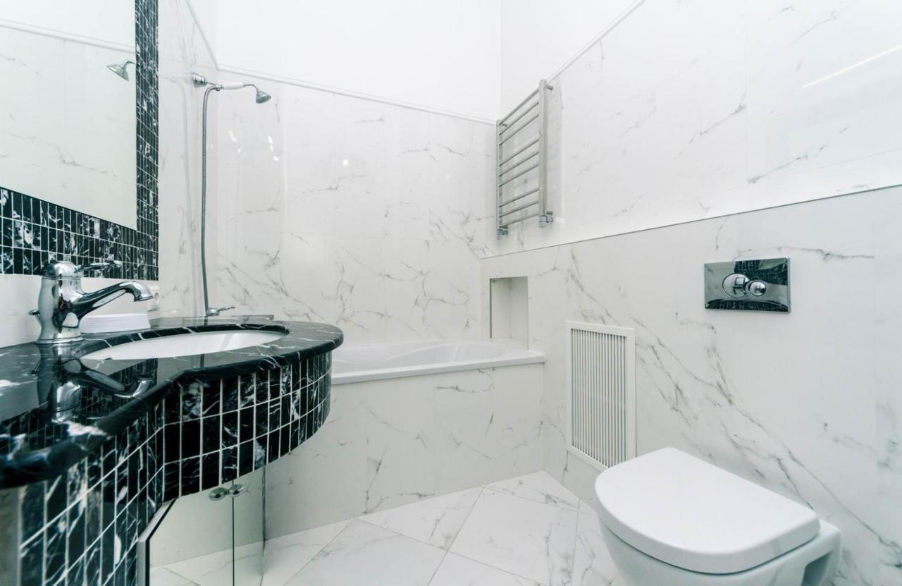 Luxury Beatiful Apartment On Pyshkinska Street Kiev Exterior foto