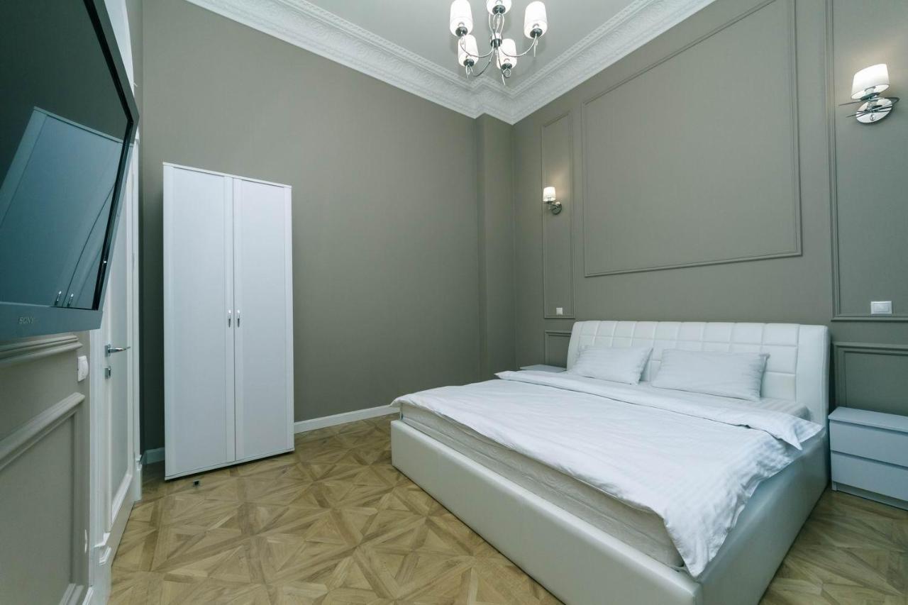 Luxury Beatiful Apartment On Pyshkinska Street Kiev Exterior foto