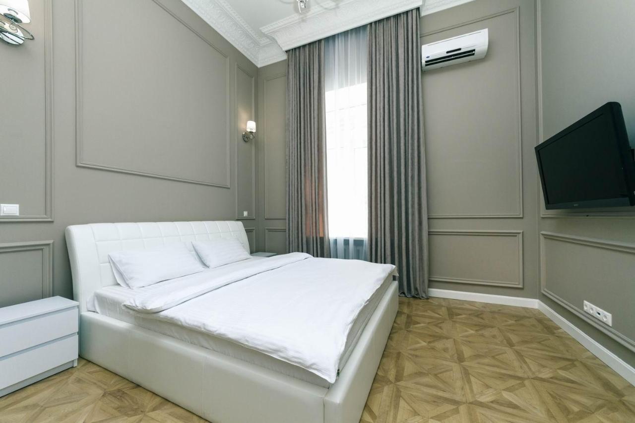 Luxury Beatiful Apartment On Pyshkinska Street Kiev Exterior foto