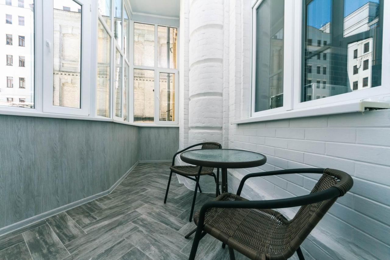 Luxury Beatiful Apartment On Pyshkinska Street Kiev Exterior foto